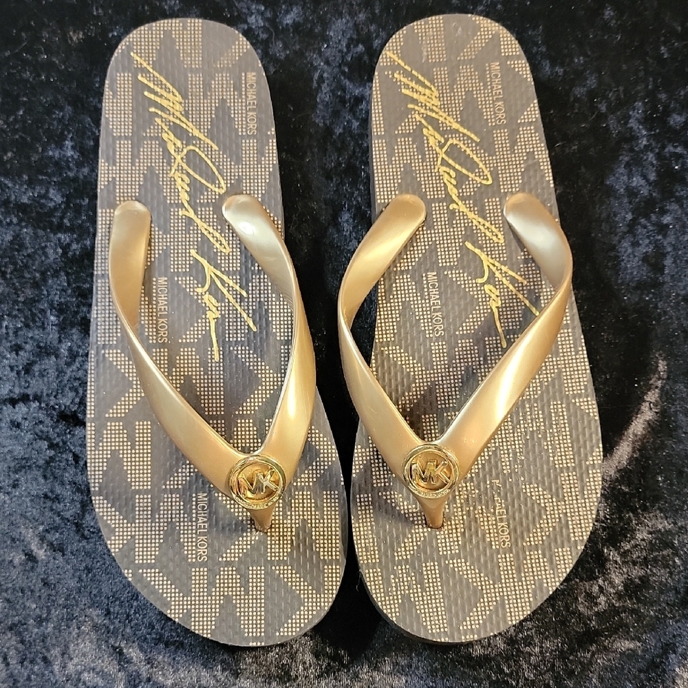 Michael Kors Metallic Gold/Brown Sandals/Flip Flops in Size 7